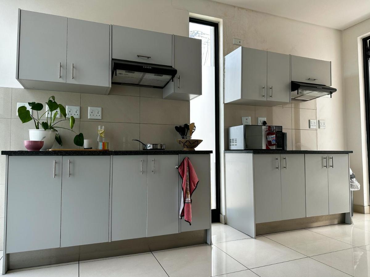 TaTe Village BackPacker Windhoek Exteriör bild